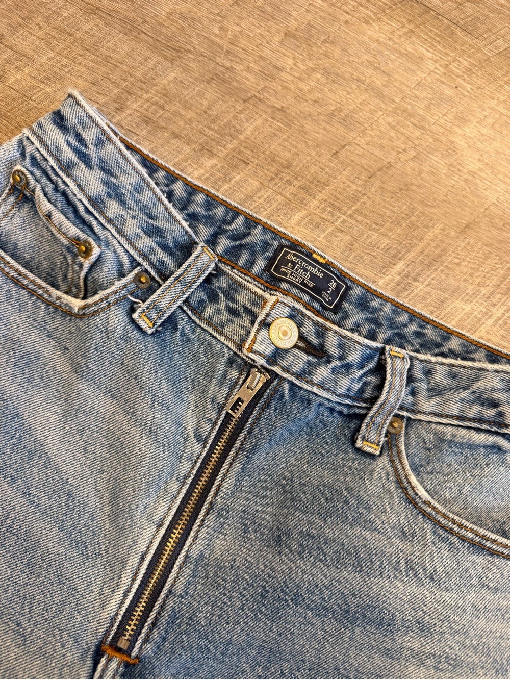Abercrombie & Fitch Annie High Rise Cut Off Shorts Women’s Size 26 Clean Girl - Picture 3 of 8